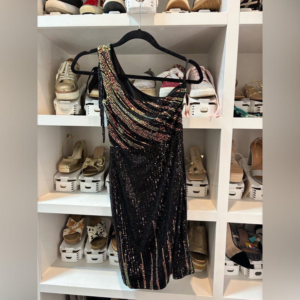 NWOT. Elegant Black and Multicolor One-Shoulder Dress